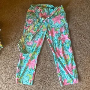 Lily Pulitzer capris size 8. Excellent condition.